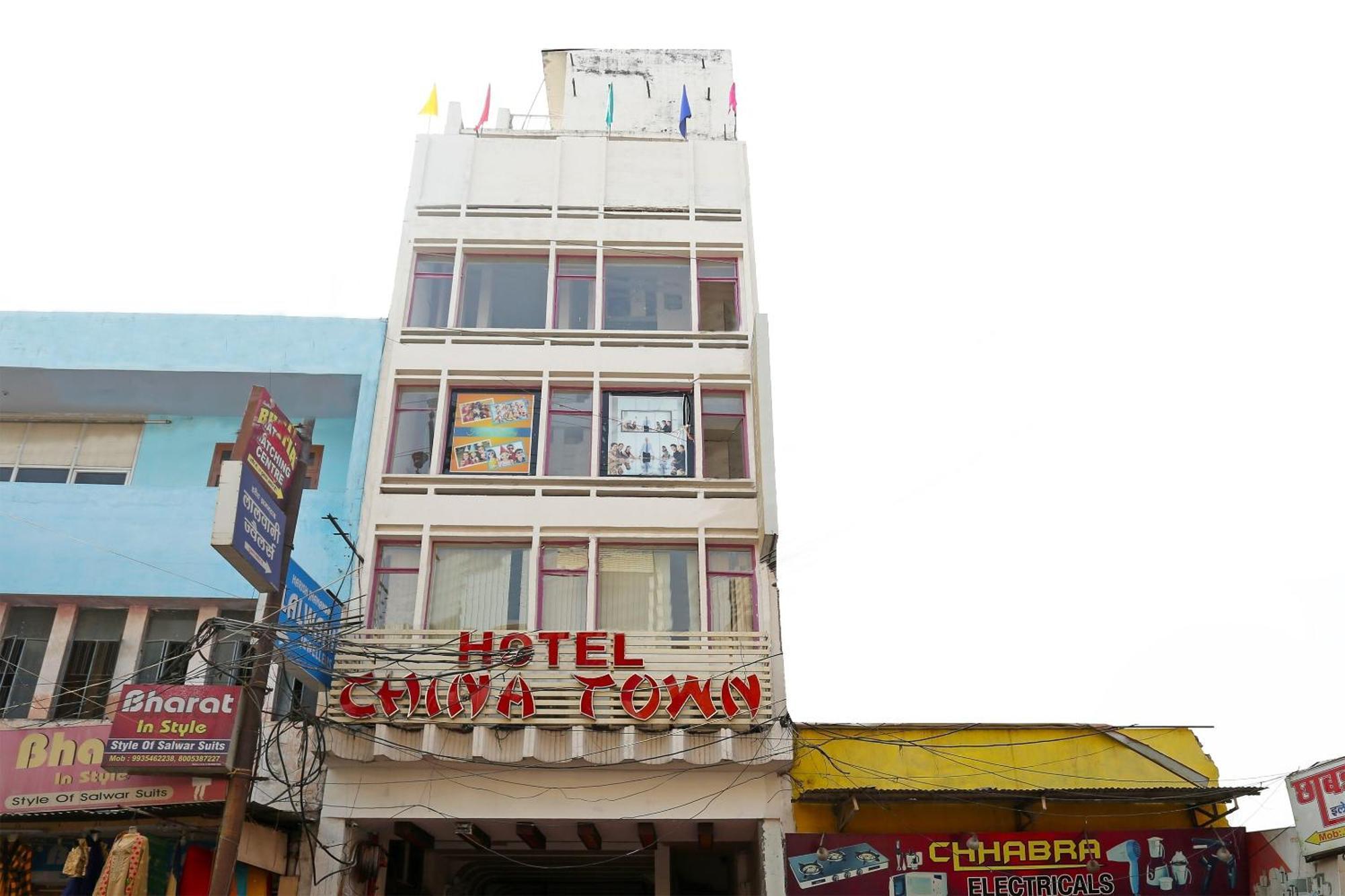 Super Oyo Flagship 4957 Hotel China Town Bhairaun Ghāt Exteriér fotografie